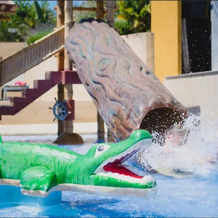 Senia Tucan Lloret de Mar