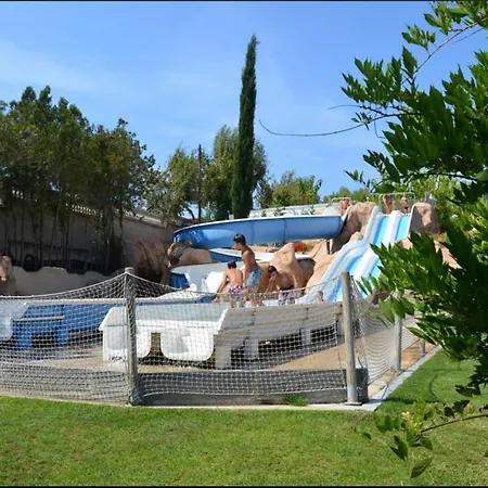 Senia Tucan Κάμπινγκ